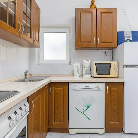 Apartment 3 Bedroom Awesome In