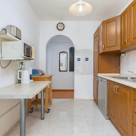 Apartment 3 Bedroom Awesome In *