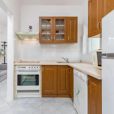 3 Bedroom Awesome Apartment In Pula