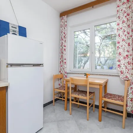 3 Bedroom Awesome Apartment In Pula
