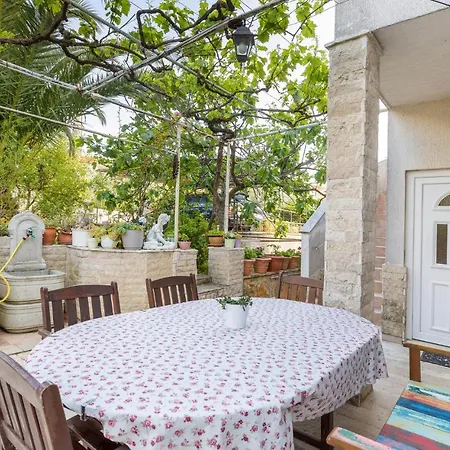 3 Bedroom Awesome Apartment In Pula Pula