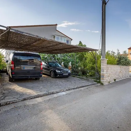 3 Bedroom Awesome Apartment In Pula Apartment *